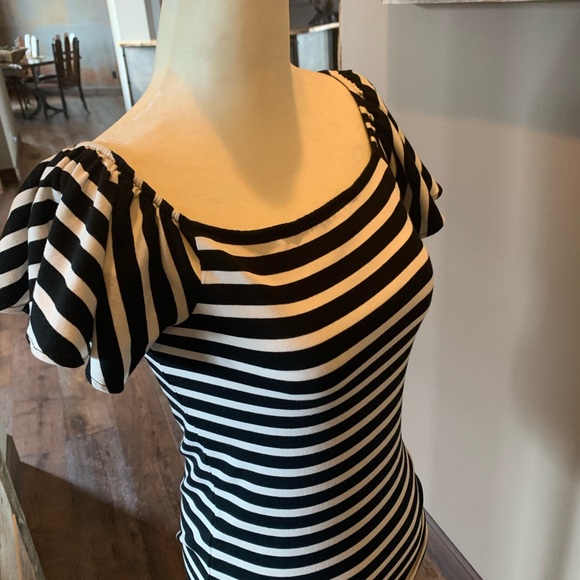 LAUREN Ralph Lauren Ruffle Sleeve - Picture 4 of 8